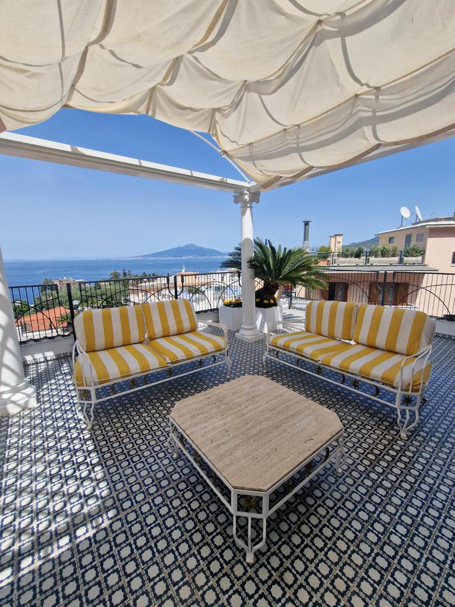 La Casa Di Giorgina Apartment Sorrento Ngoại thất bức ảnh